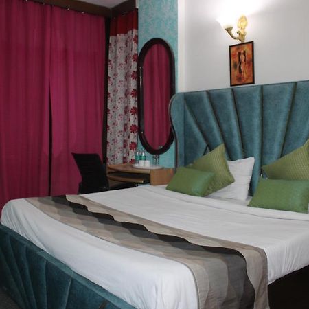 Awasthi Kozi Stays B&B - Closest To Vfs Új-Delhi Kültér fotó