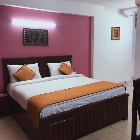Awasthi Kozi Stays B&B - Closest To Vfs Új-Delhi Kültér fotó