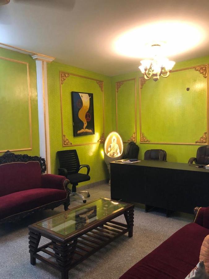Awasthi Kozi Stays B&B - Closest To Vfs Új-Delhi Kültér fotó