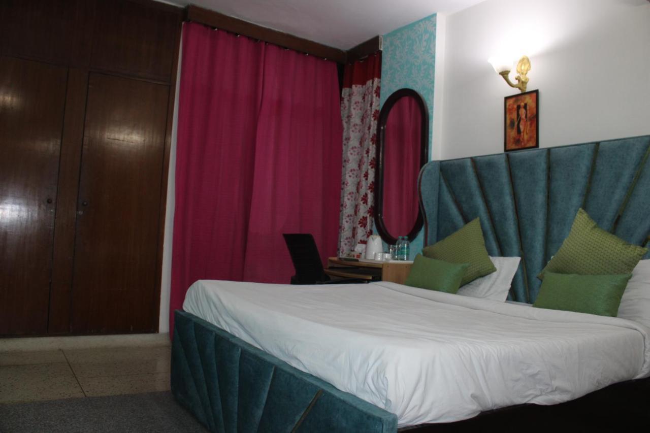 Awasthi Kozi Stays B&B - Closest To Vfs Új-Delhi Kültér fotó