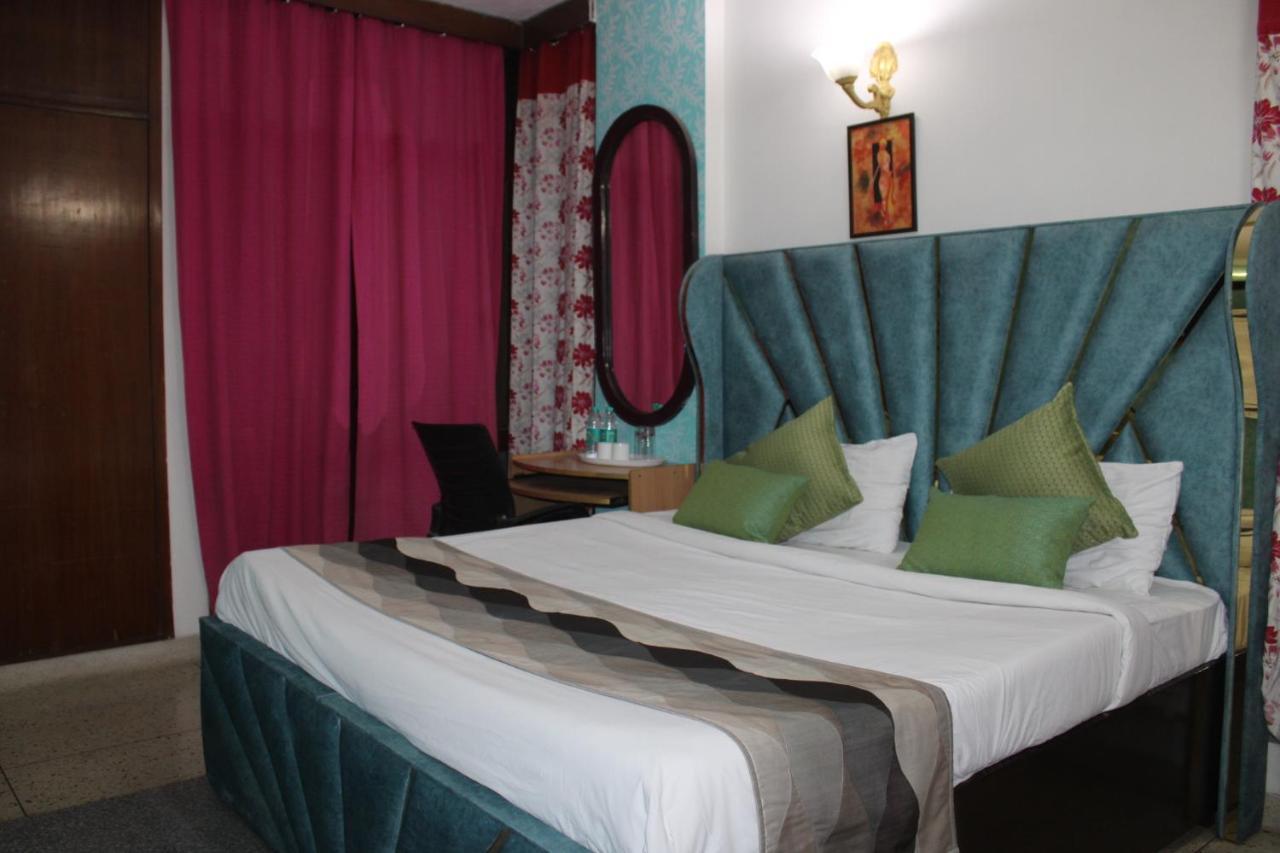Awasthi Kozi Stays B&B - Closest To Vfs Új-Delhi Kültér fotó