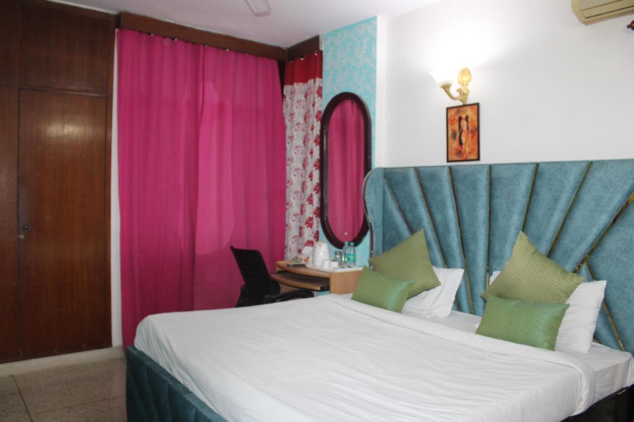 Awasthi Kozi Stays B&B - Closest To Vfs Új-Delhi Kültér fotó