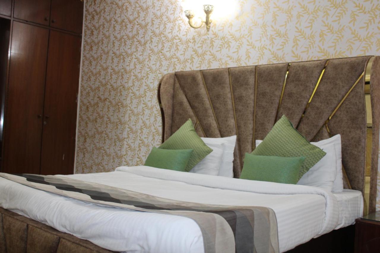 Awasthi Kozi Stays B&B - Closest To Vfs Új-Delhi Kültér fotó