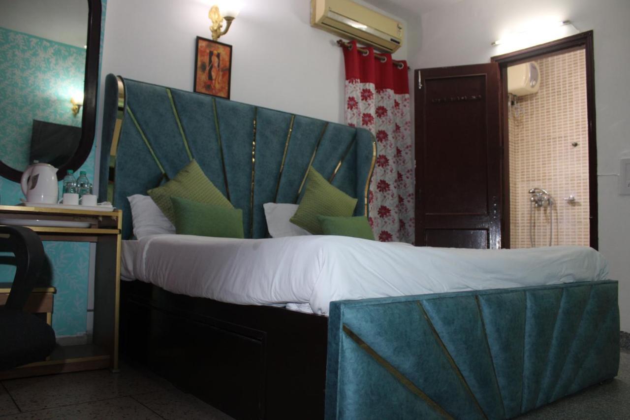 Awasthi Kozi Stays B&B - Closest To Vfs Új-Delhi Kültér fotó