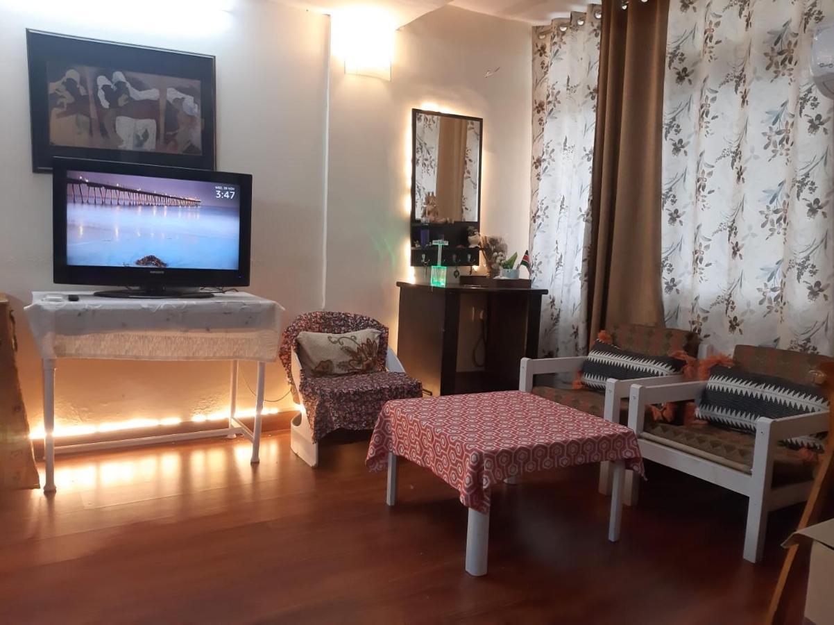 Awasthi Kozi Stays B&B - Closest To Vfs Új-Delhi Kültér fotó