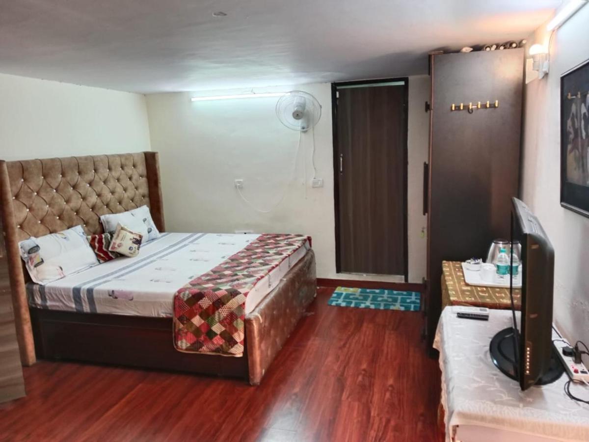 Awasthi Kozi Stays B&B - Closest To Vfs Új-Delhi Kültér fotó