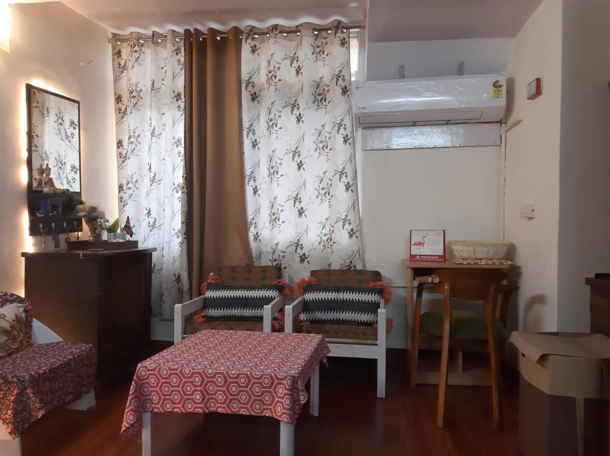 Awasthi Kozi Stays B&B - Closest To Vfs Új-Delhi Kültér fotó