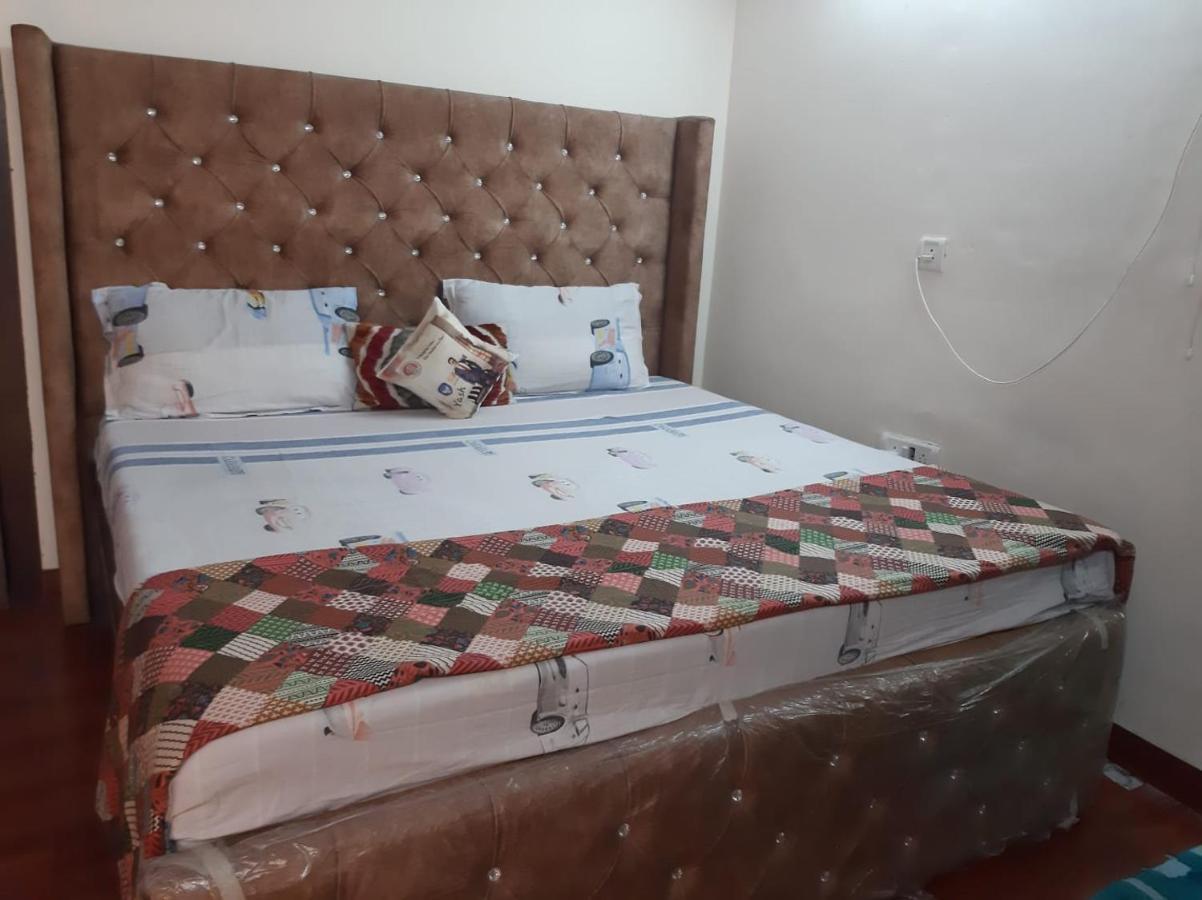 Awasthi Kozi Stays B&B - Closest To Vfs Új-Delhi Kültér fotó