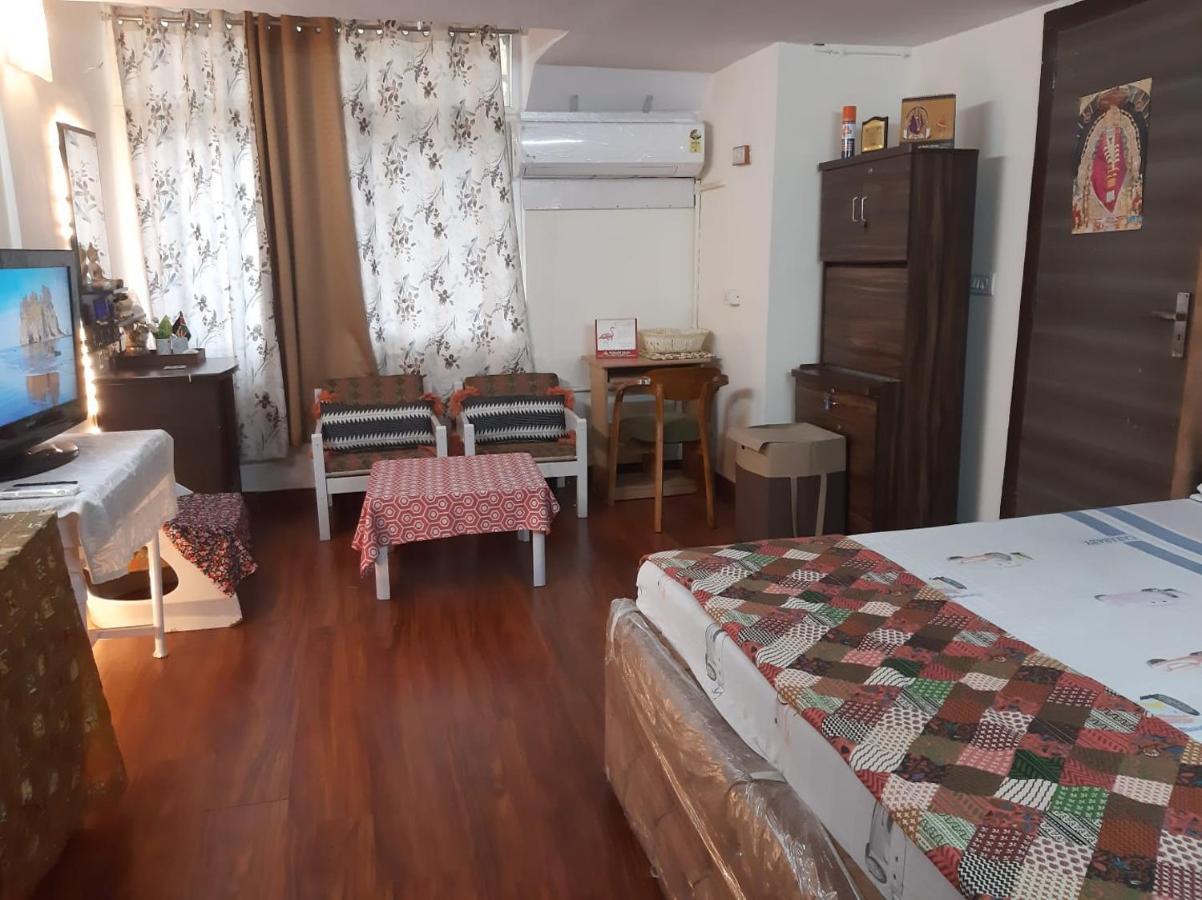 Awasthi Kozi Stays B&B - Closest To Vfs Új-Delhi Kültér fotó
