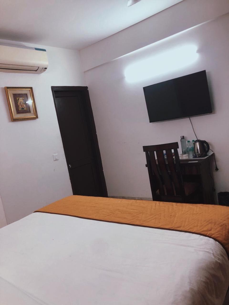 Awasthi Kozi Stays B&B - Closest To Vfs Új-Delhi Kültér fotó